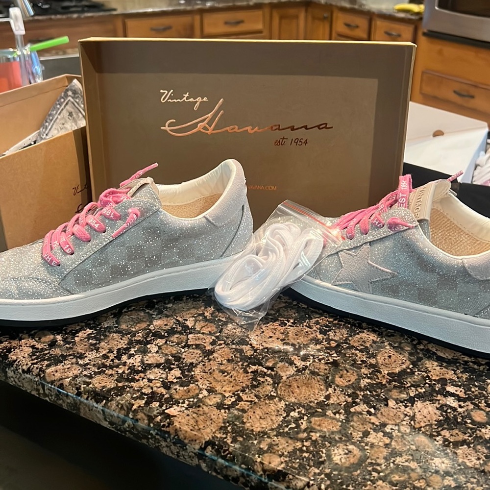 Woman’s brand new vintage Havana sneakers. Size 8